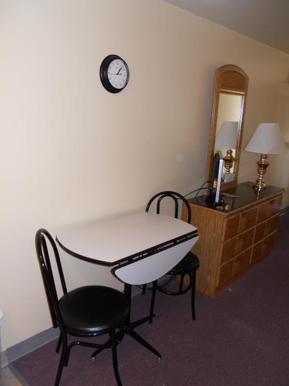 Autumn Breeze Motor Lodge North Woodstock Room photo