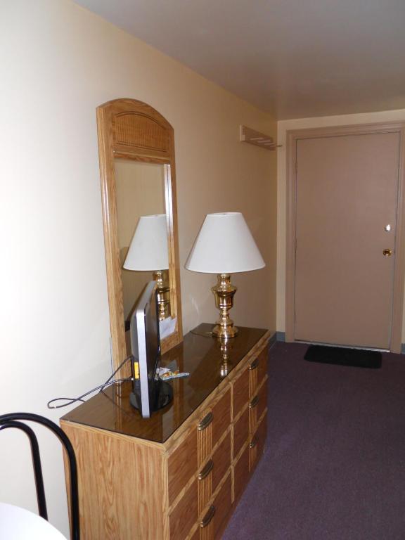 Autumn Breeze Motor Lodge North Woodstock Room photo
