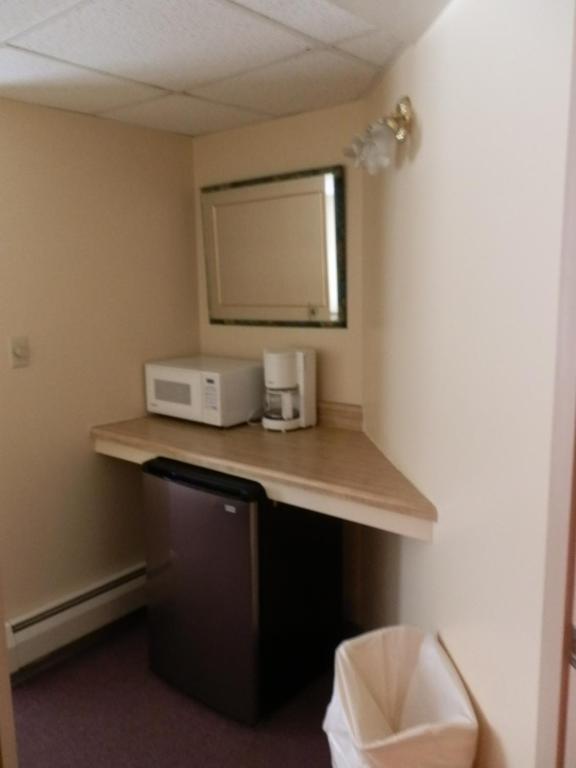 Autumn Breeze Motor Lodge North Woodstock Room photo
